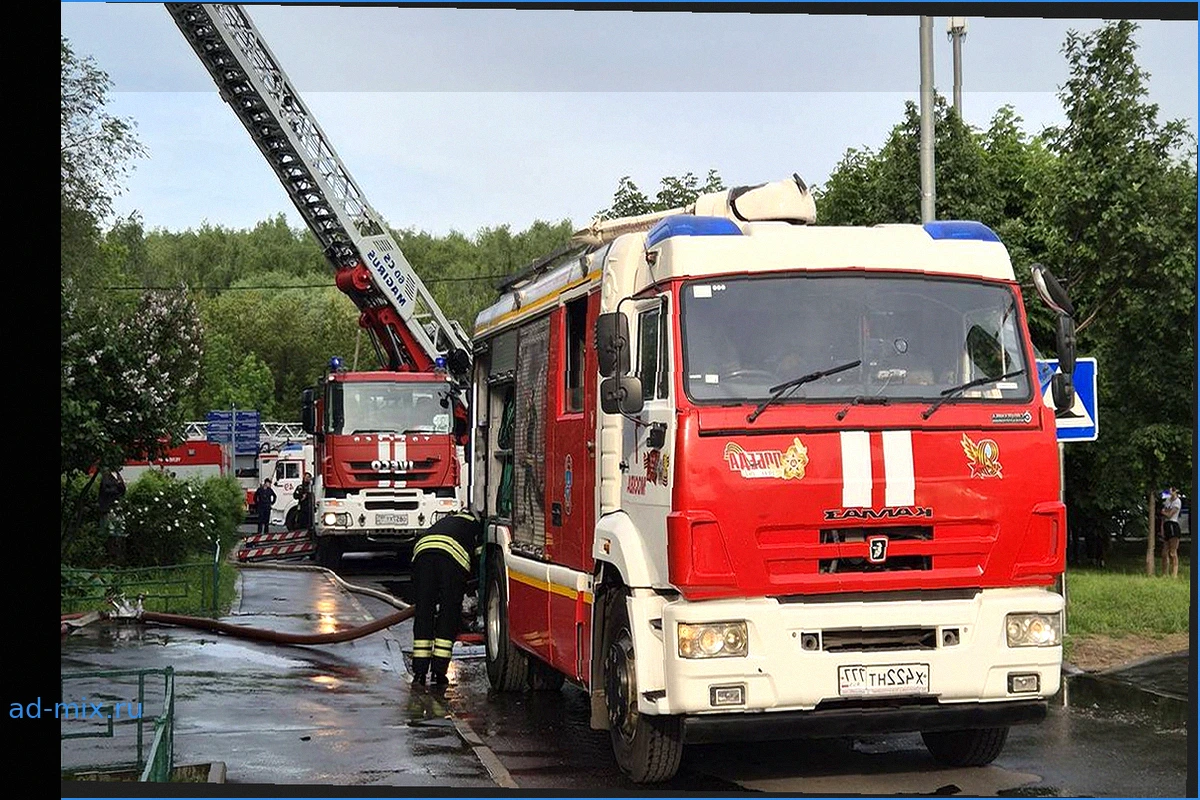 Пожары на промышленных объектах в Нижегородской области после атаки 30 украинских дронов